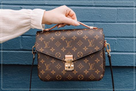 louis vuitton bag spotting